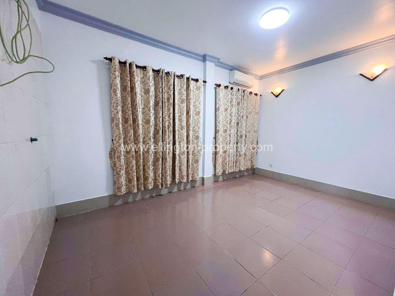 Shophouse For Rent In Bkk2 - Ellington Property