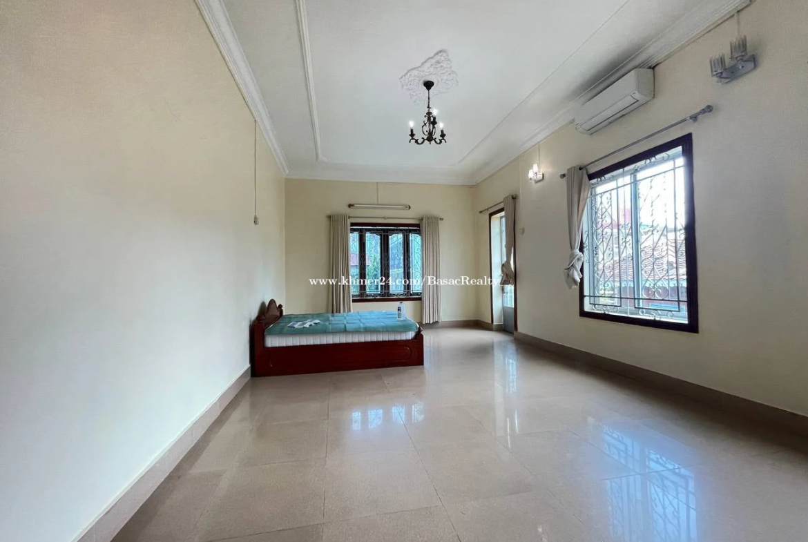 Villa Swimming Pool For Rent In Khan Doun Penh - Ellington Property