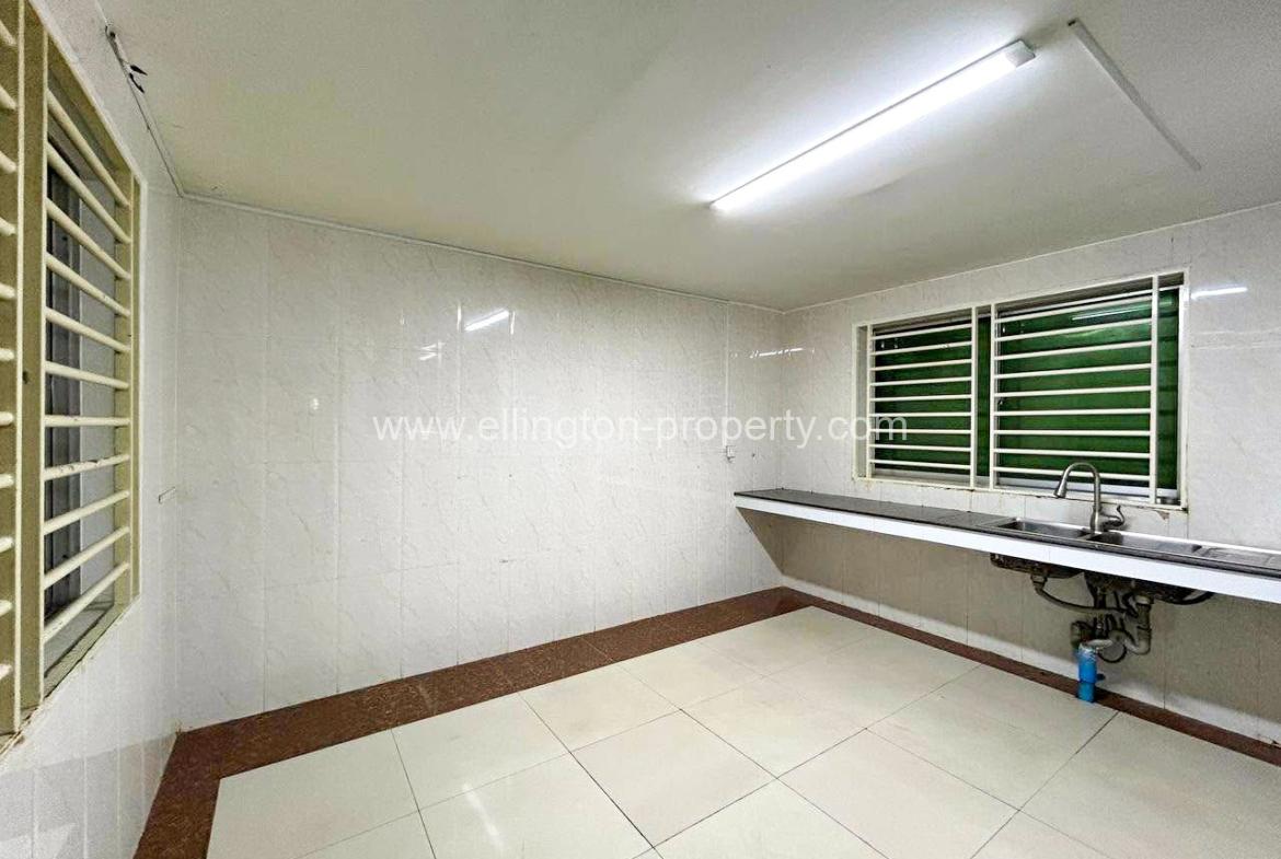 House For Rent In Toul Tumpung - Ellington Property