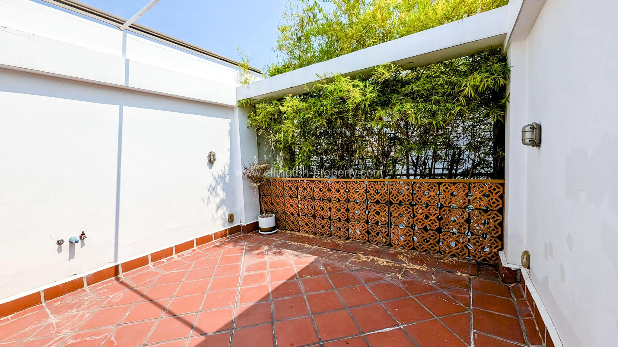 Flat House For Rent In Toul Tompong Area - Ellington Property