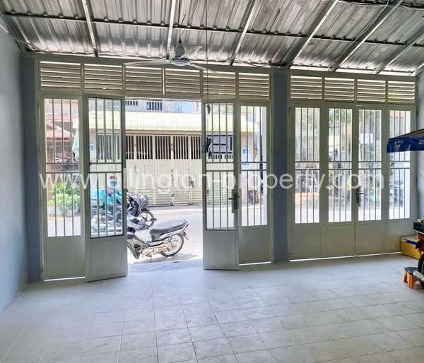 Shop House For Rent In Bkk3 - Ellington Property
