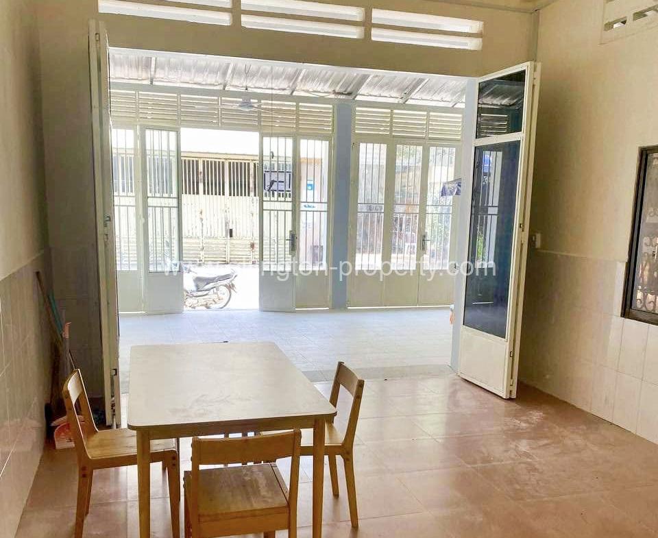 Shop House For Rent In Bkk3 - Ellington Property