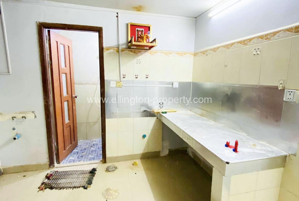 Shop House For Rent In Sovanna Market - Ellington Property