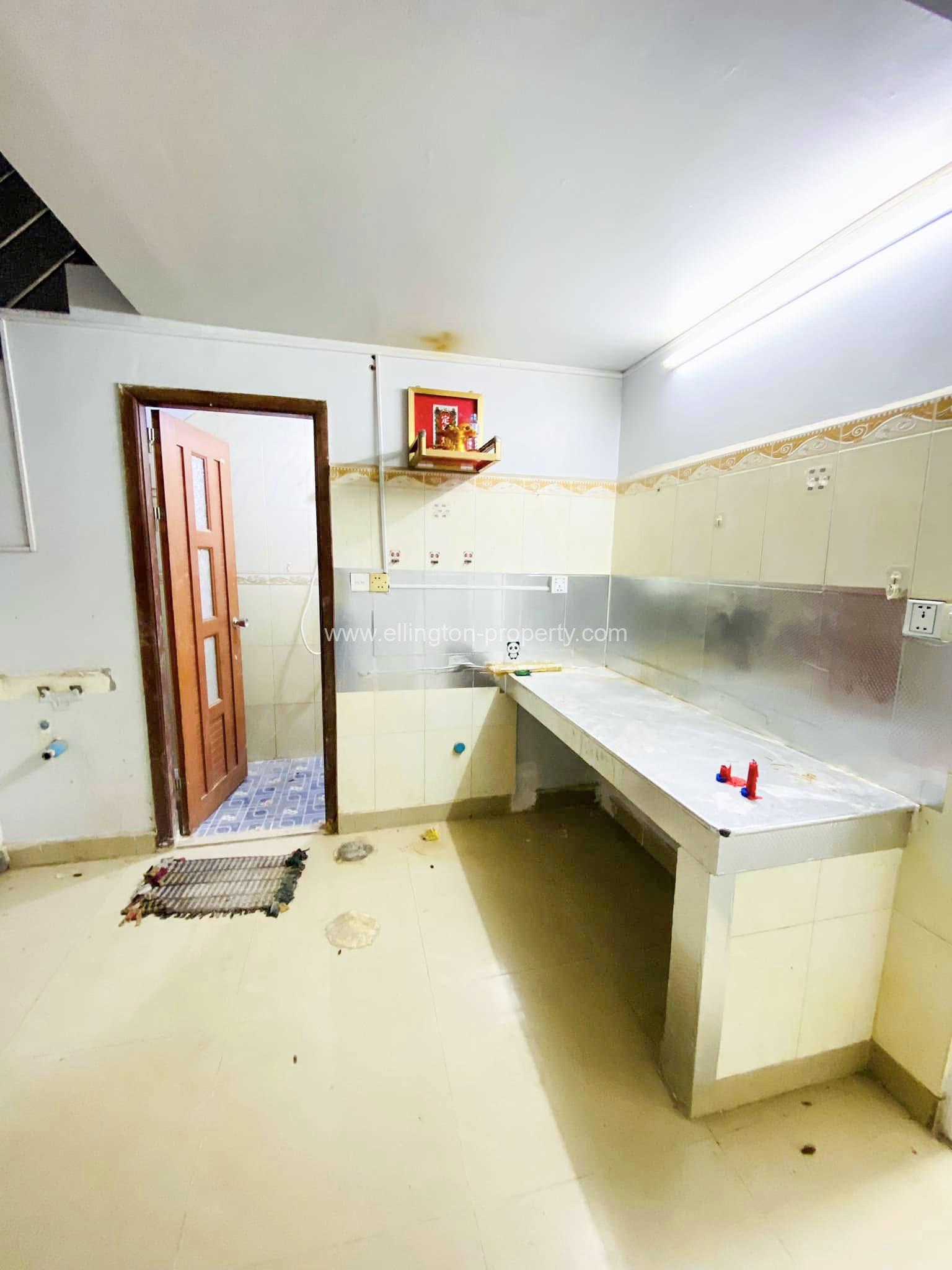 Shop House For Rent In Sovanna Market - Ellington Property