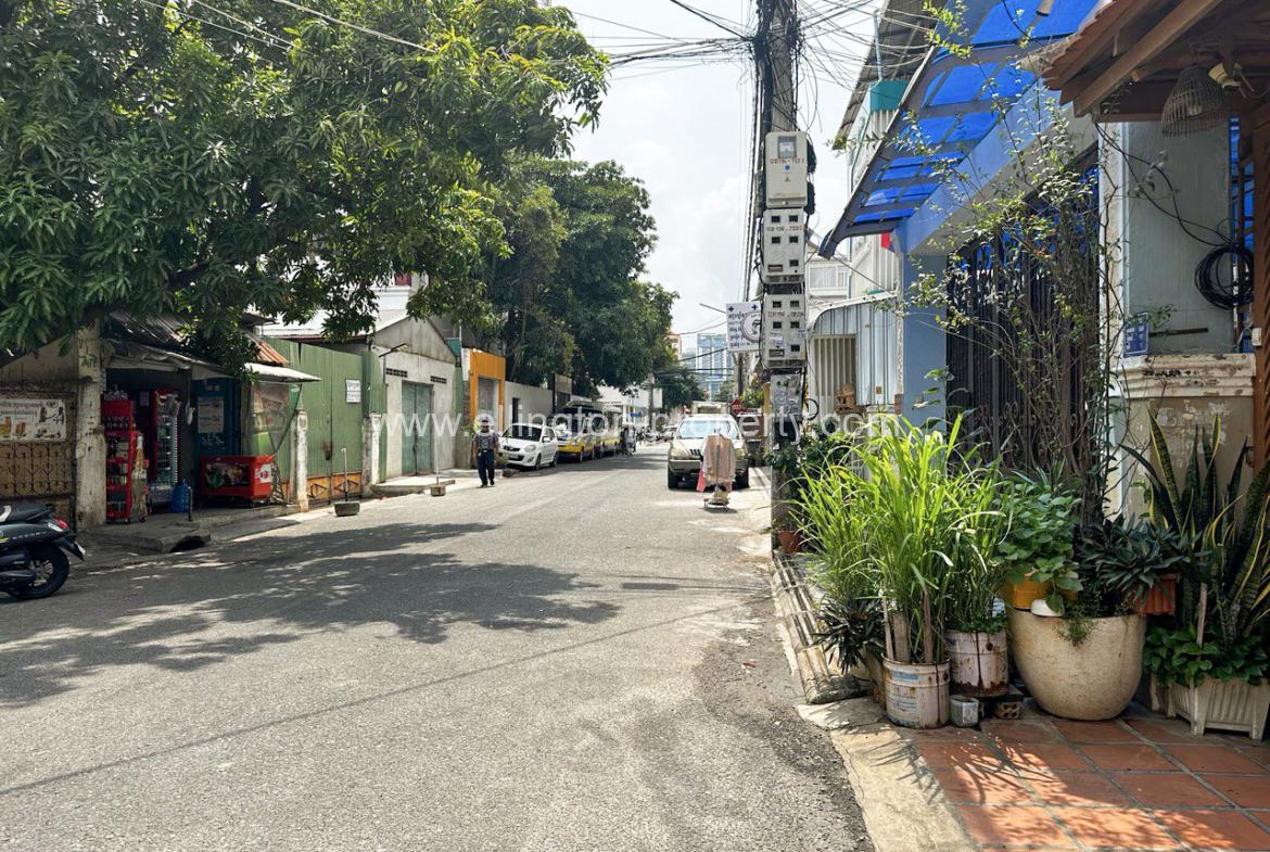 Shop House For Rent In Bkk3 - Ellington Property