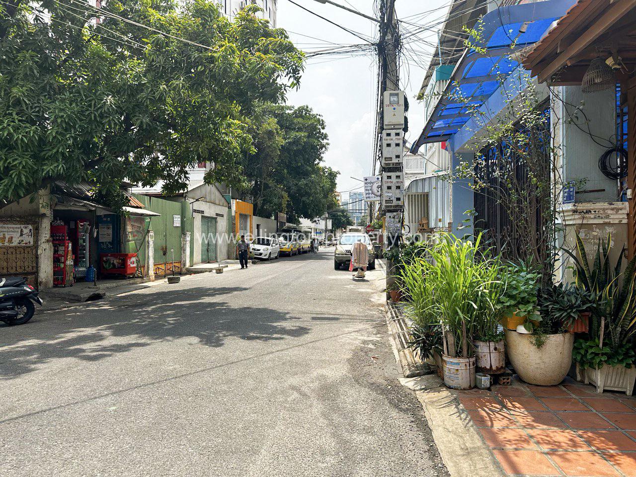 Shop House For Rent In Bkk3 - Ellington Property