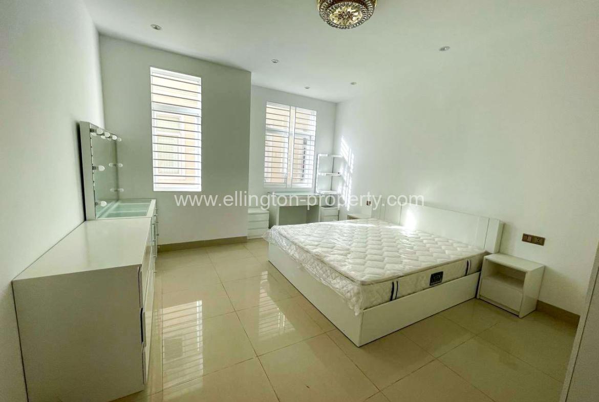 Twin Villa For Rent In Borey Grand Chroy Changvar - Ellington Property