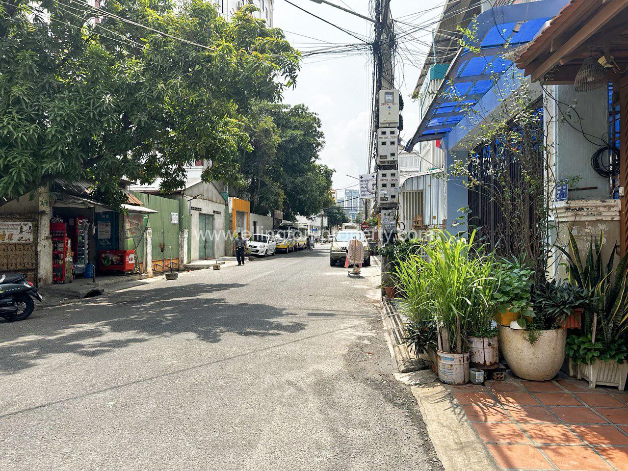 Shophouse For Rent In Bkk3 - Ellington Property