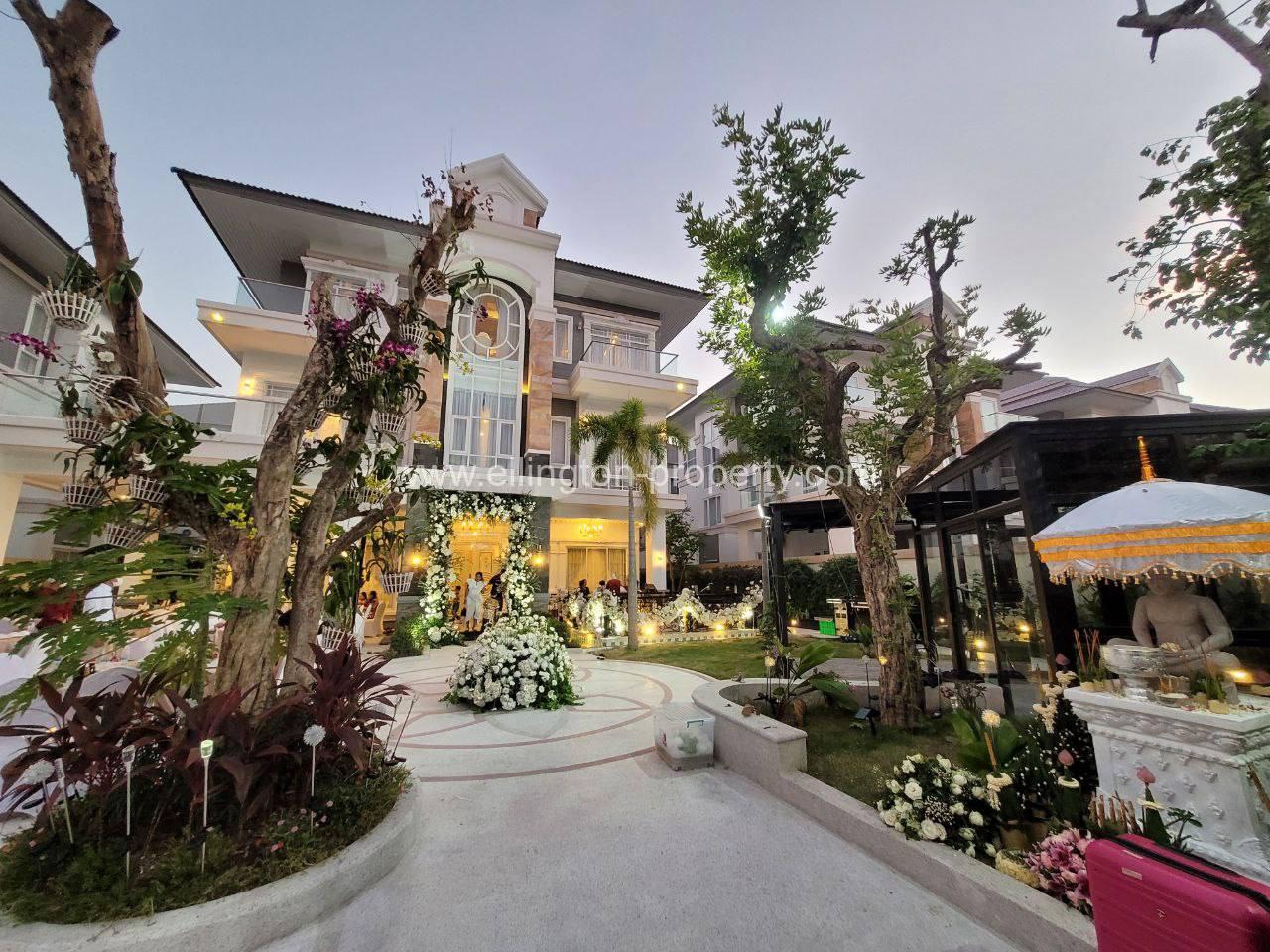 Queen Villa For Rent In Peng Borey Peng Huoth The Star Diamond - Ellington Property