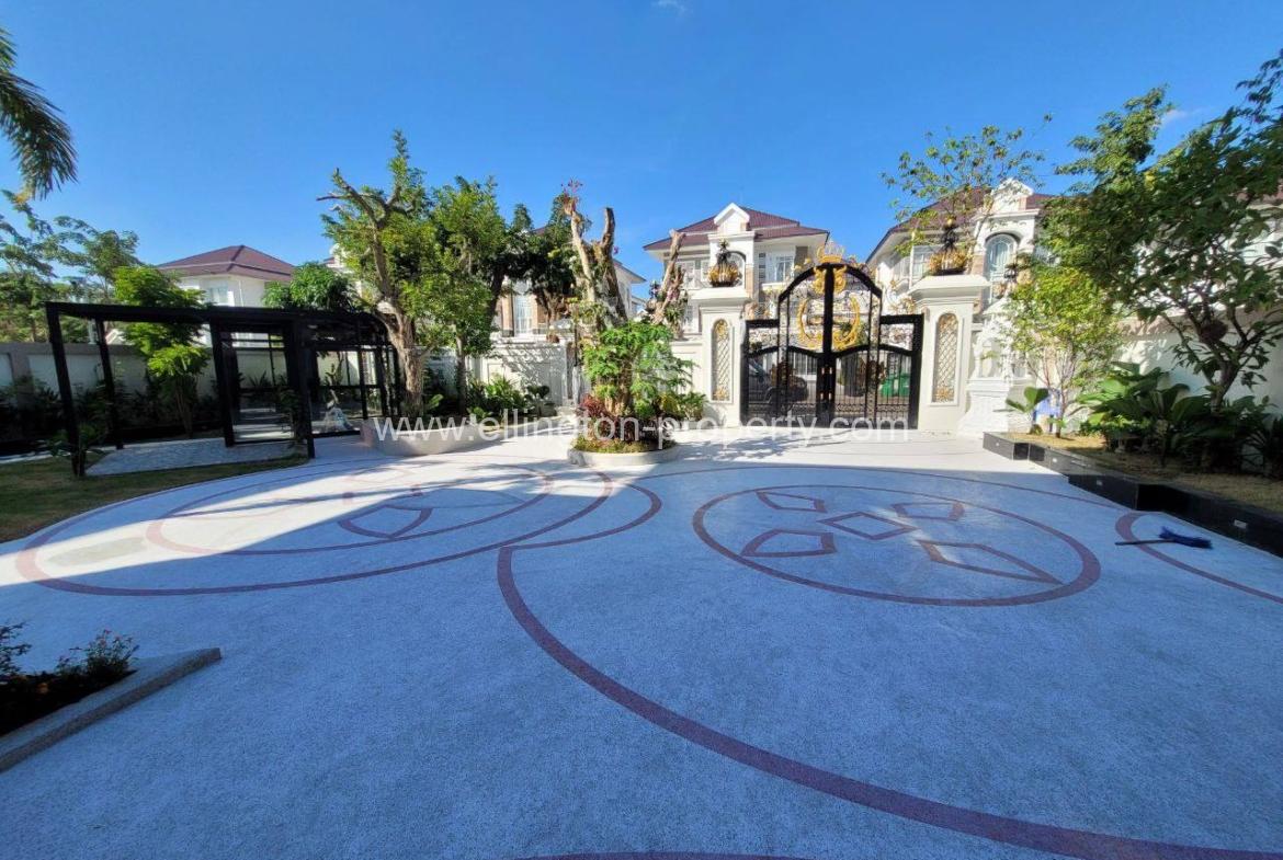 Queen Villa For Rent In Peng Borey Peng Huoth The Star Diamond - Ellington Property