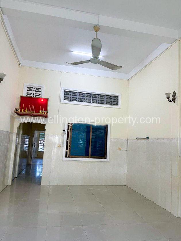 House For Rent In Sangkat Bkk3 - Ellington Property