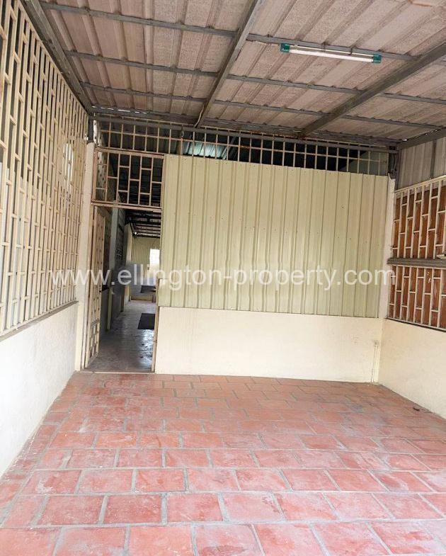 House For Rent In Sangkat Bkk3 - Ellington Property