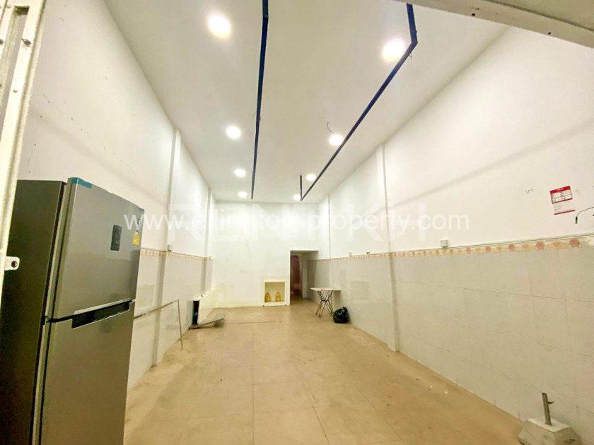 Shop House For Rent​​​​ At Bak Tuok High School - Ellington Property