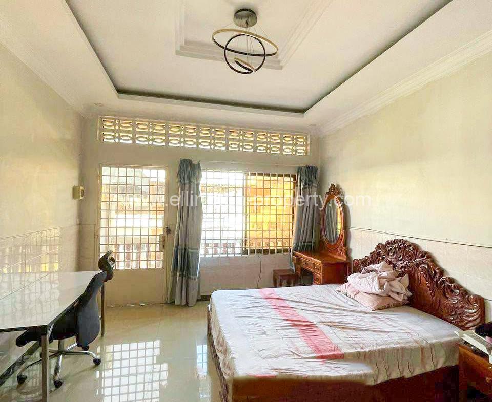 Shophouse For Rent In Bkk3 - Ellington Property
