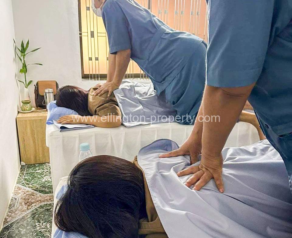 Shophouse For Rent In Bkk3 - Ellington Property