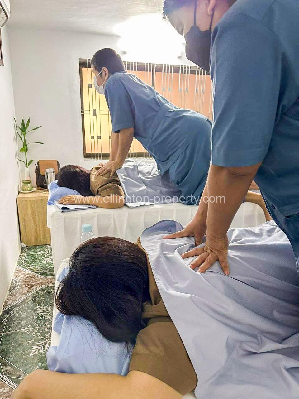 Shophouse For Rent In Bkk3 - Ellington Property