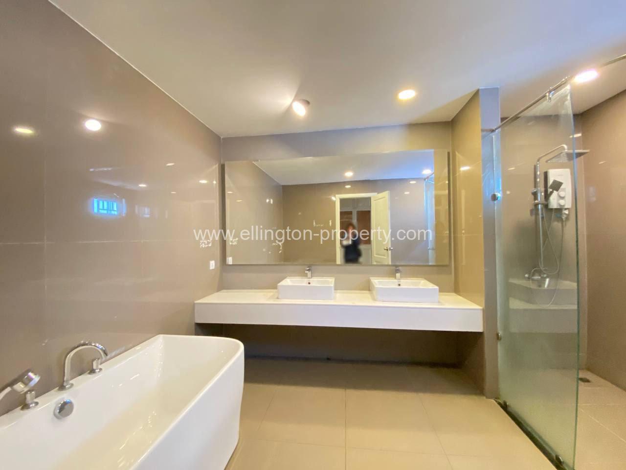 Single Villa For Rent In Borey Chip Mong Land, Park Land 598 - Ellington Property