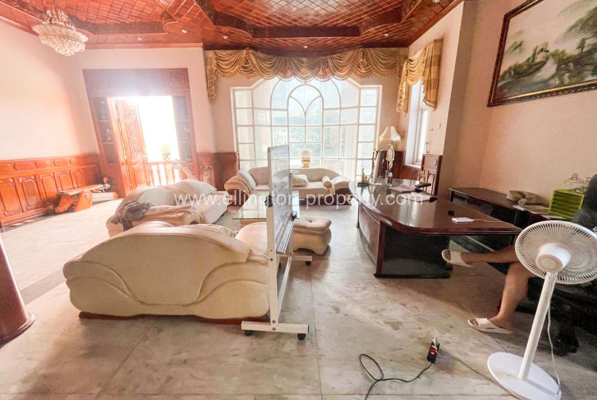 Villa For Rent Near Tuol Tumpung Market - Ellington Property