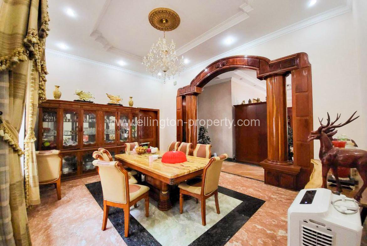 Villa For Rent Near Tuol Tumpung Market - Ellington Property