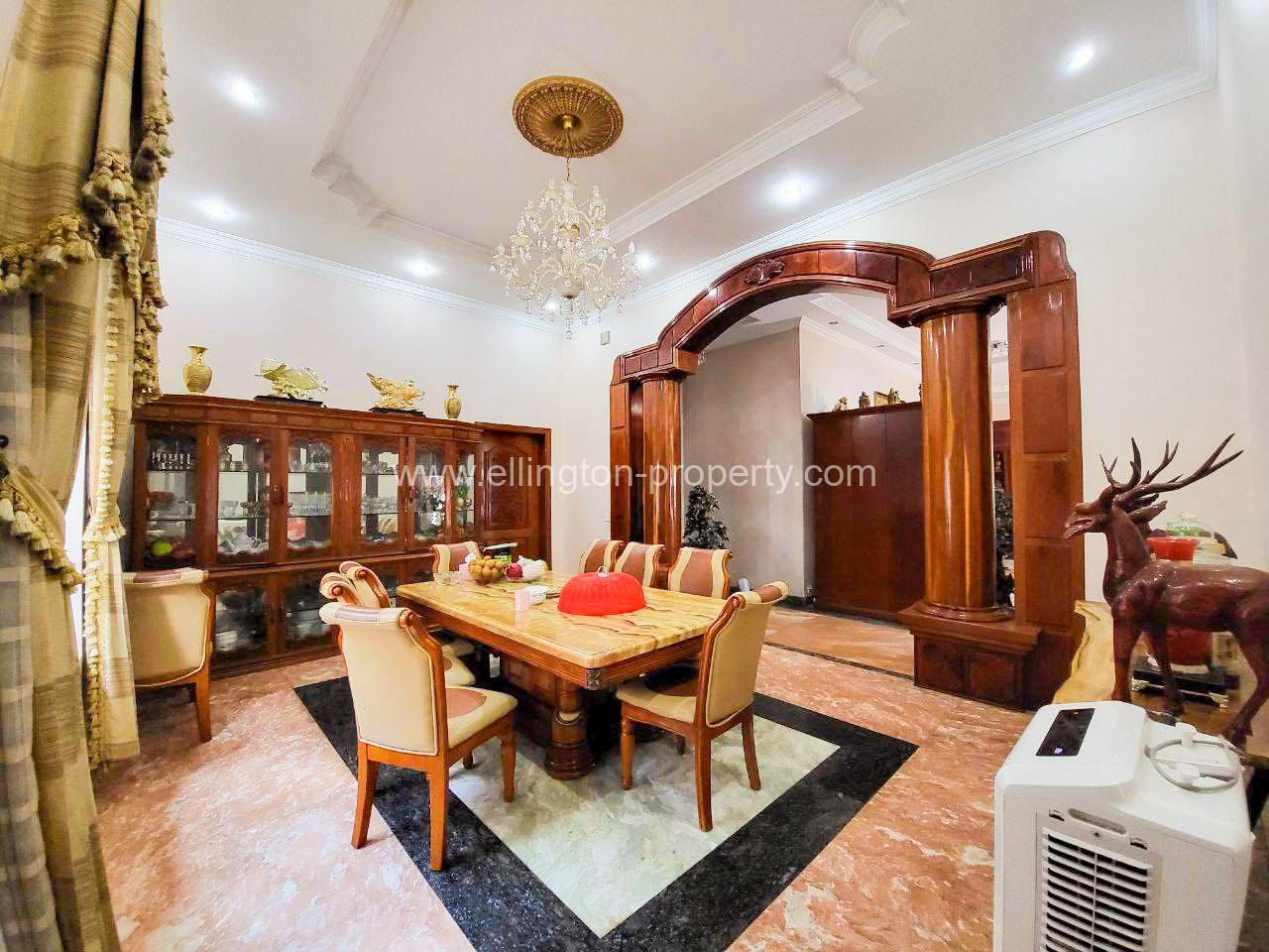 Villa For Rent Near Tuol Tumpung Market - Ellington Property