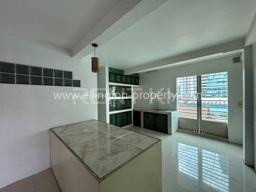 Shop House For Rent In Boeung Trabek Plaza Area - Ellington Property
