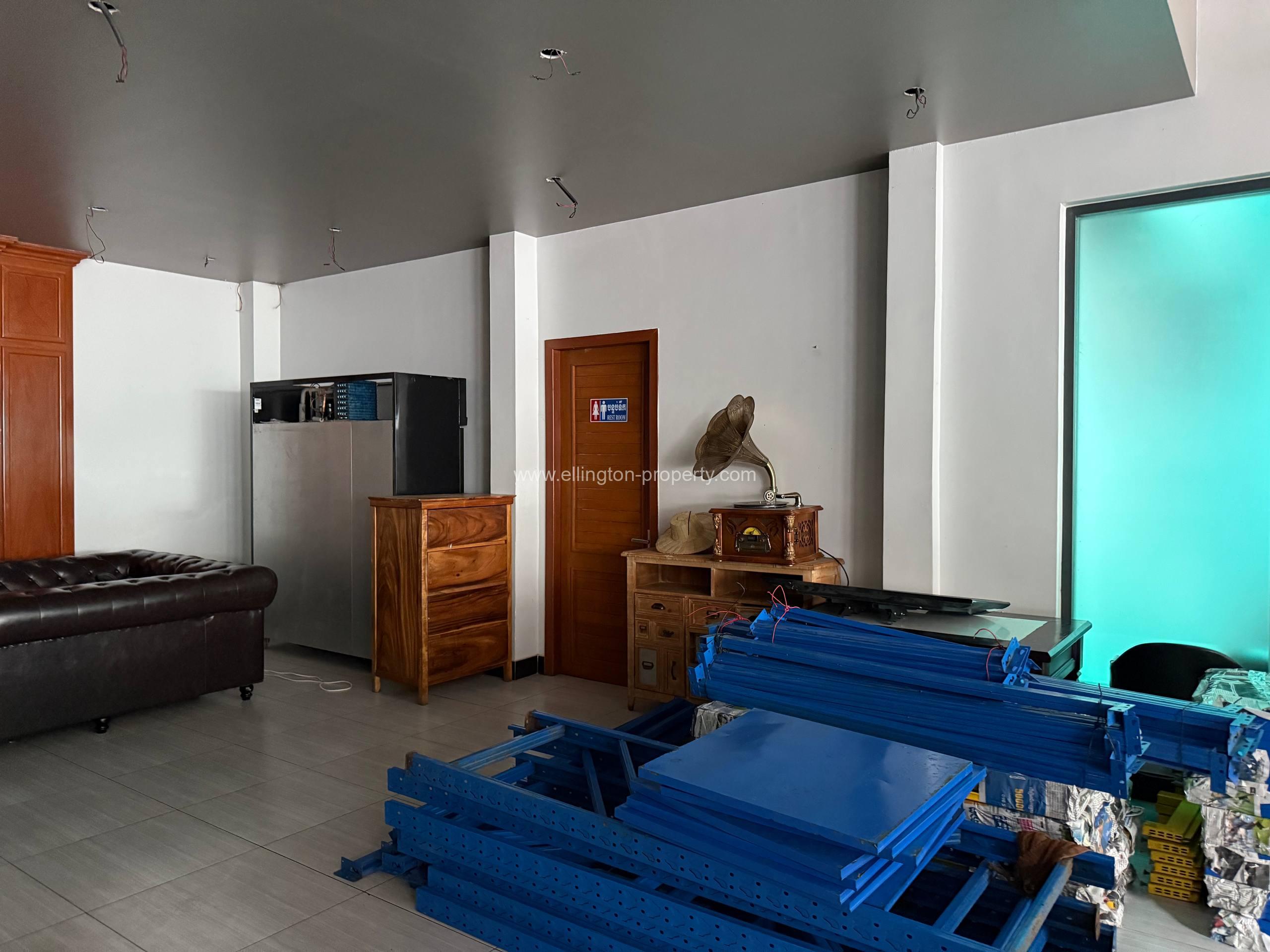 Shop For Rent​ In Daun Penh Area - Ellington Property