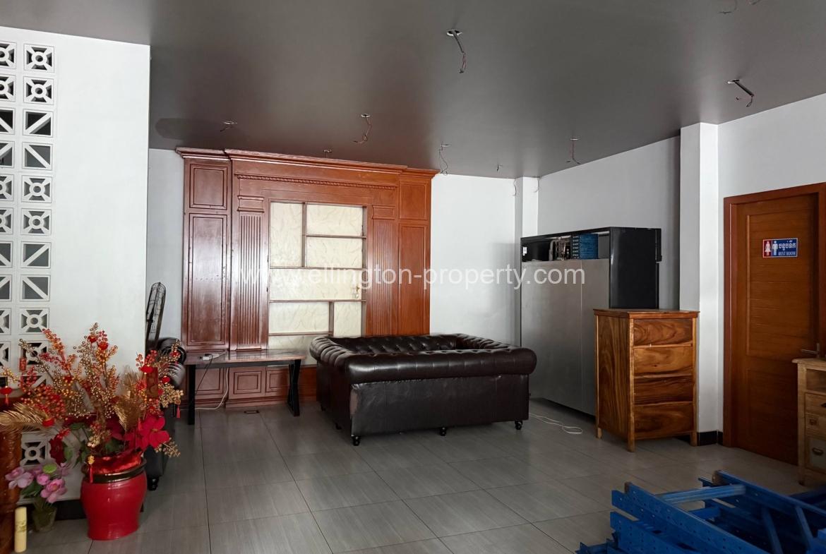 Shop For Rent​ In Daun Penh Area - Ellington Property