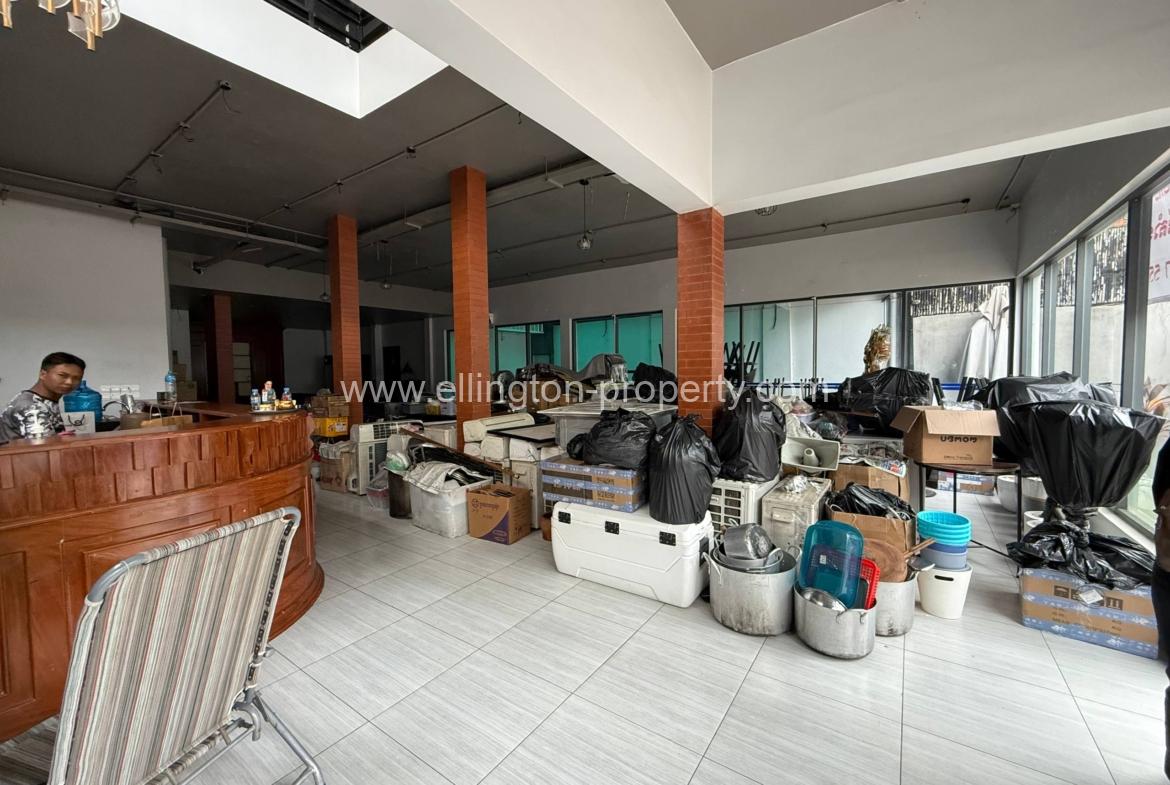Shop For Rent​ In Daun Penh Area - Ellington Property