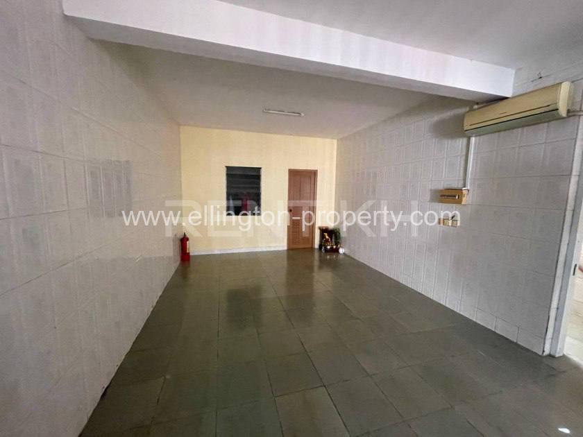 Shop House For Rent In Bkk1 - Ellington Property