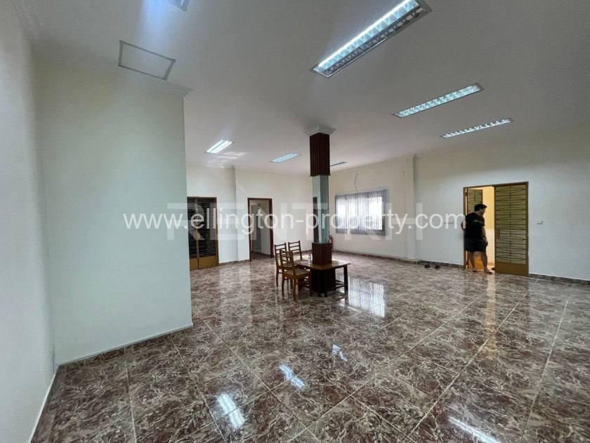 Shop House For Rent In Bkk1 - Ellington Property