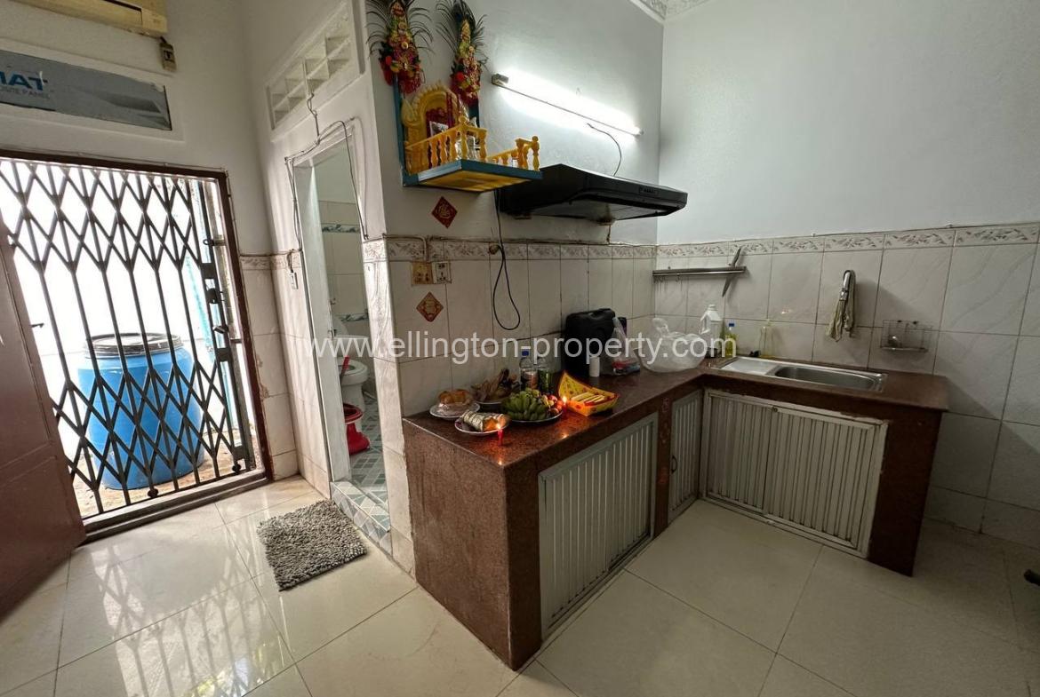 Shophouse For Rent At Boeng Keng Kong - Ellington Property