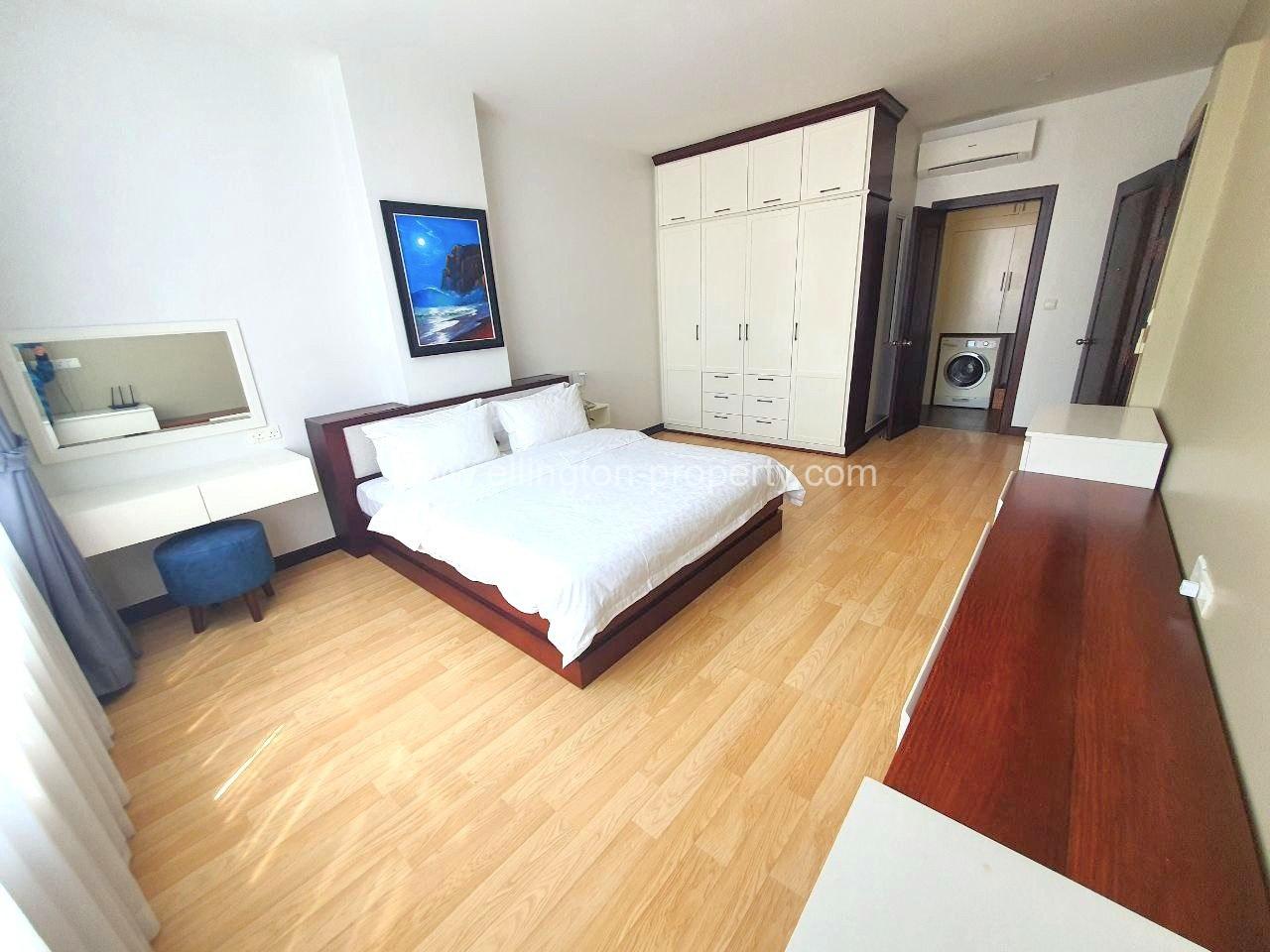 Western Style Of Spacious 01 Bedroom With Fully Furnished - Ellington Property