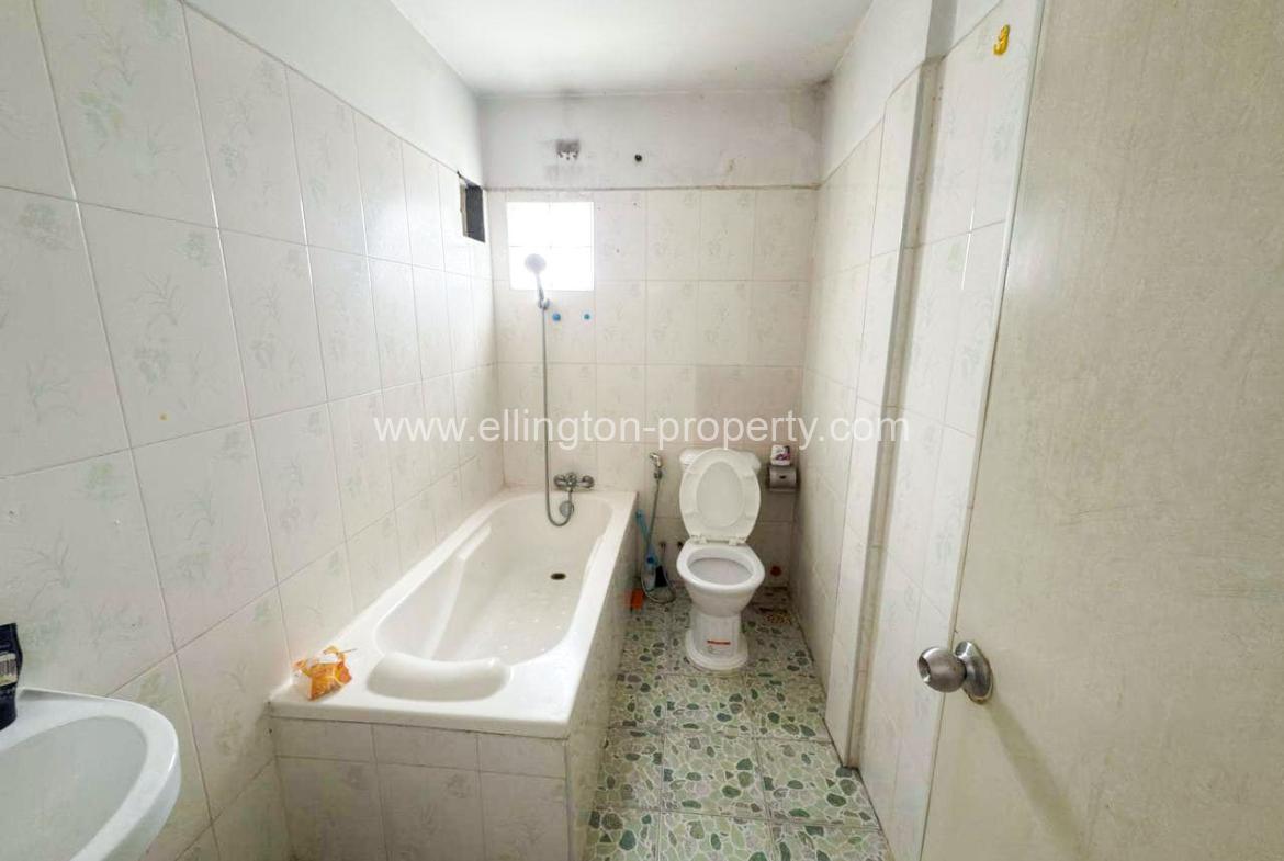 Shop House For Rent In Boeng Keng Kong - Ellington Property
