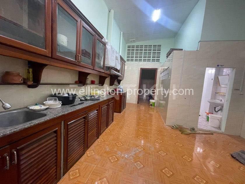 House For Rent Near Tuol Tumpung Market - Ellington Property