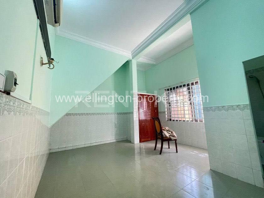 House For Rent Near Tuol Tumpung Market - Ellington Property