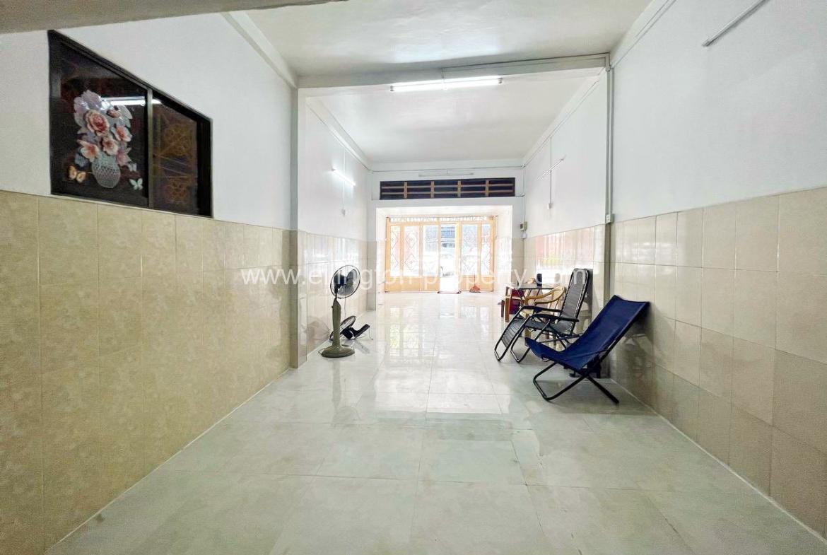 Shop House For Rent In Sangkat Bkk1 - Ellington Property