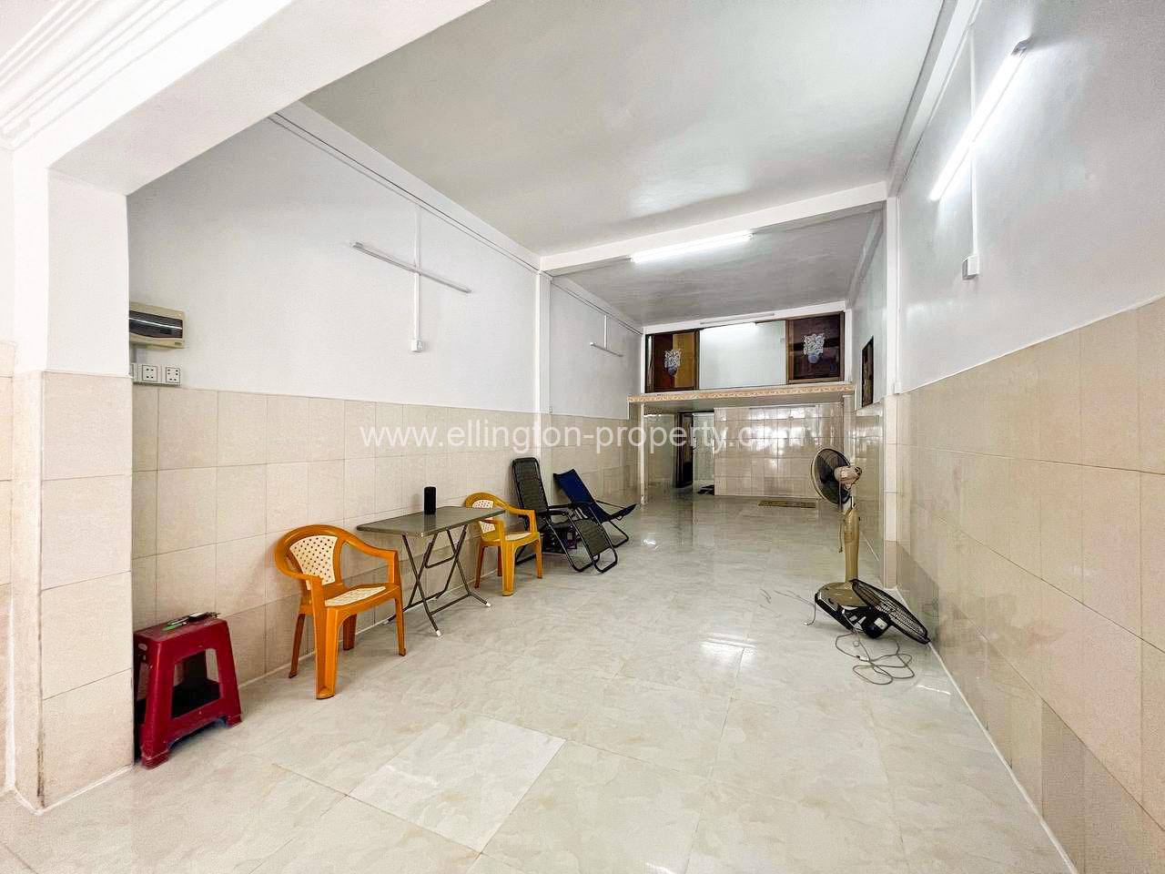 Shop House For Rent In Sangkat Bkk1 - Ellington Property