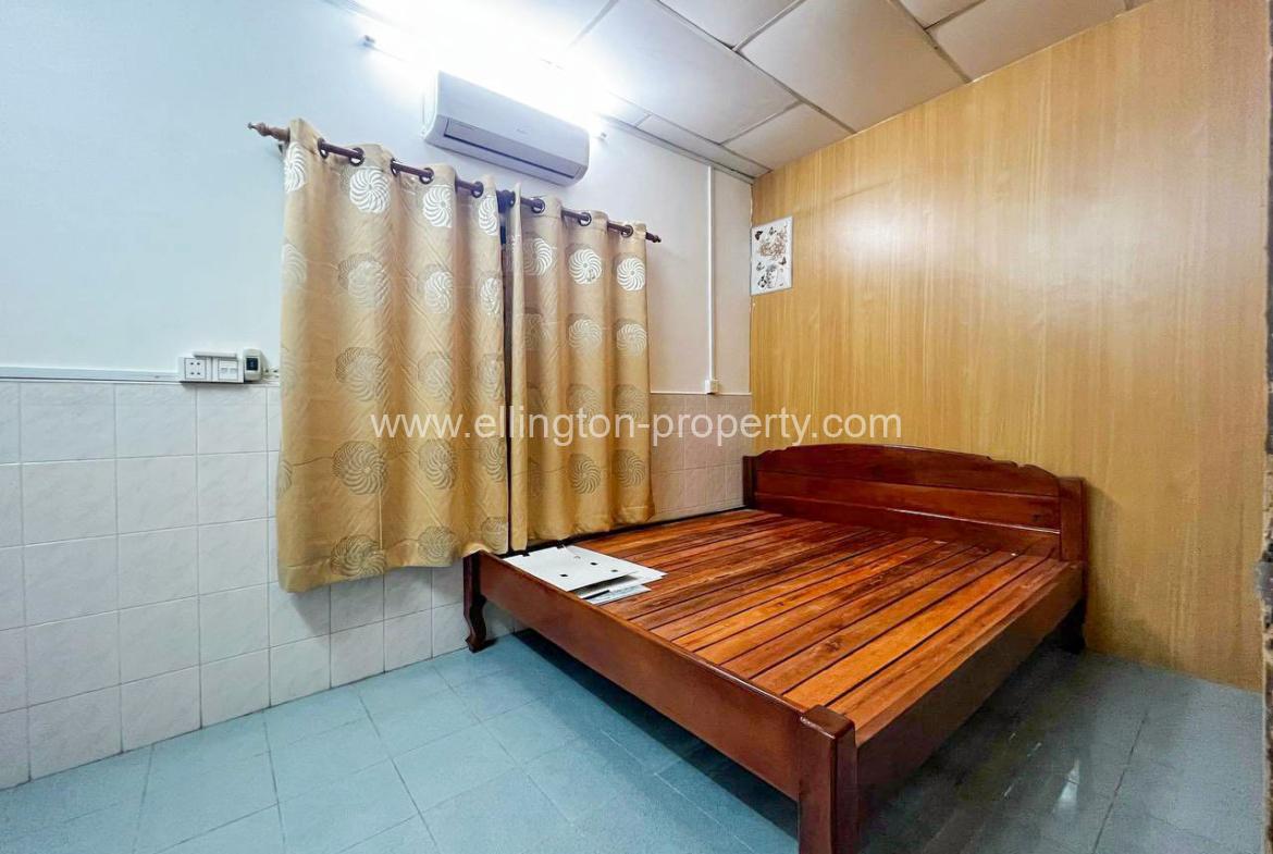 Shop House For Rent In Sangkat Bkk1 - Ellington Property