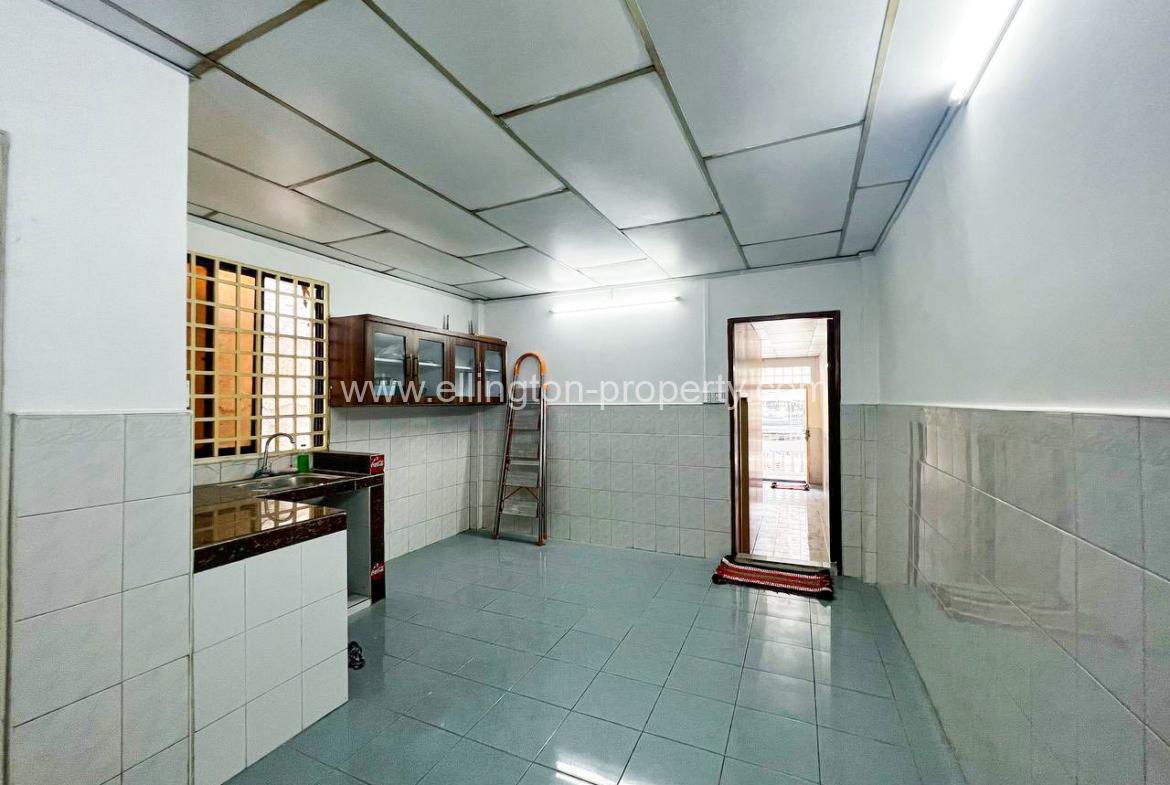 Shop House For Rent In Sangkat Bkk1 - Ellington Property