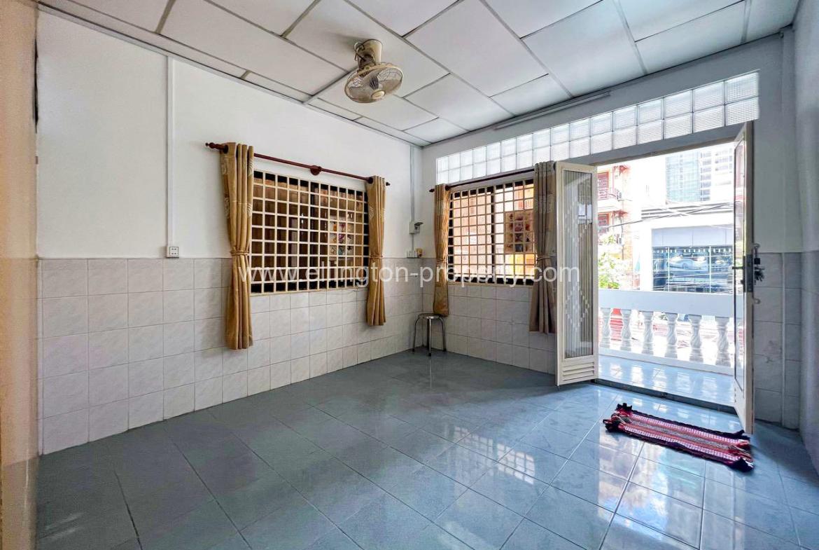 Shop House For Rent In Sangkat Bkk1 - Ellington Property