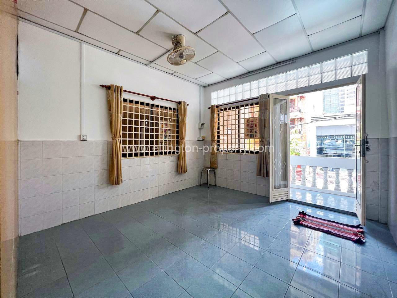 Shop House For Rent In Sangkat Bkk1 - Ellington Property