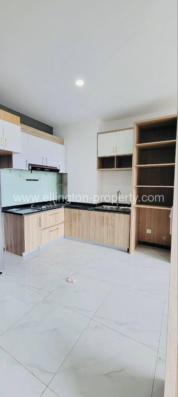 Condo For Rent Urgently In Areyskat In Chaktomuk Cityview Svay Chrum. - Ellington Property