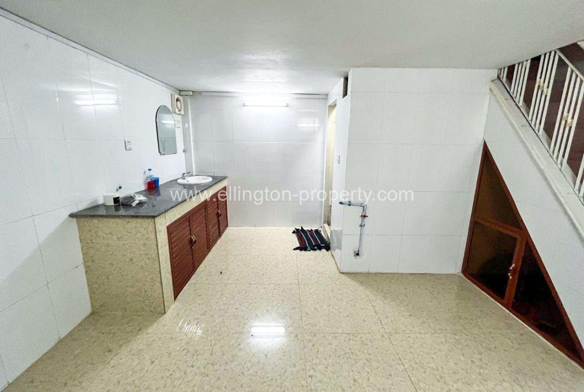 Shophouse For Rent In Toul Tompung - Ellington Property