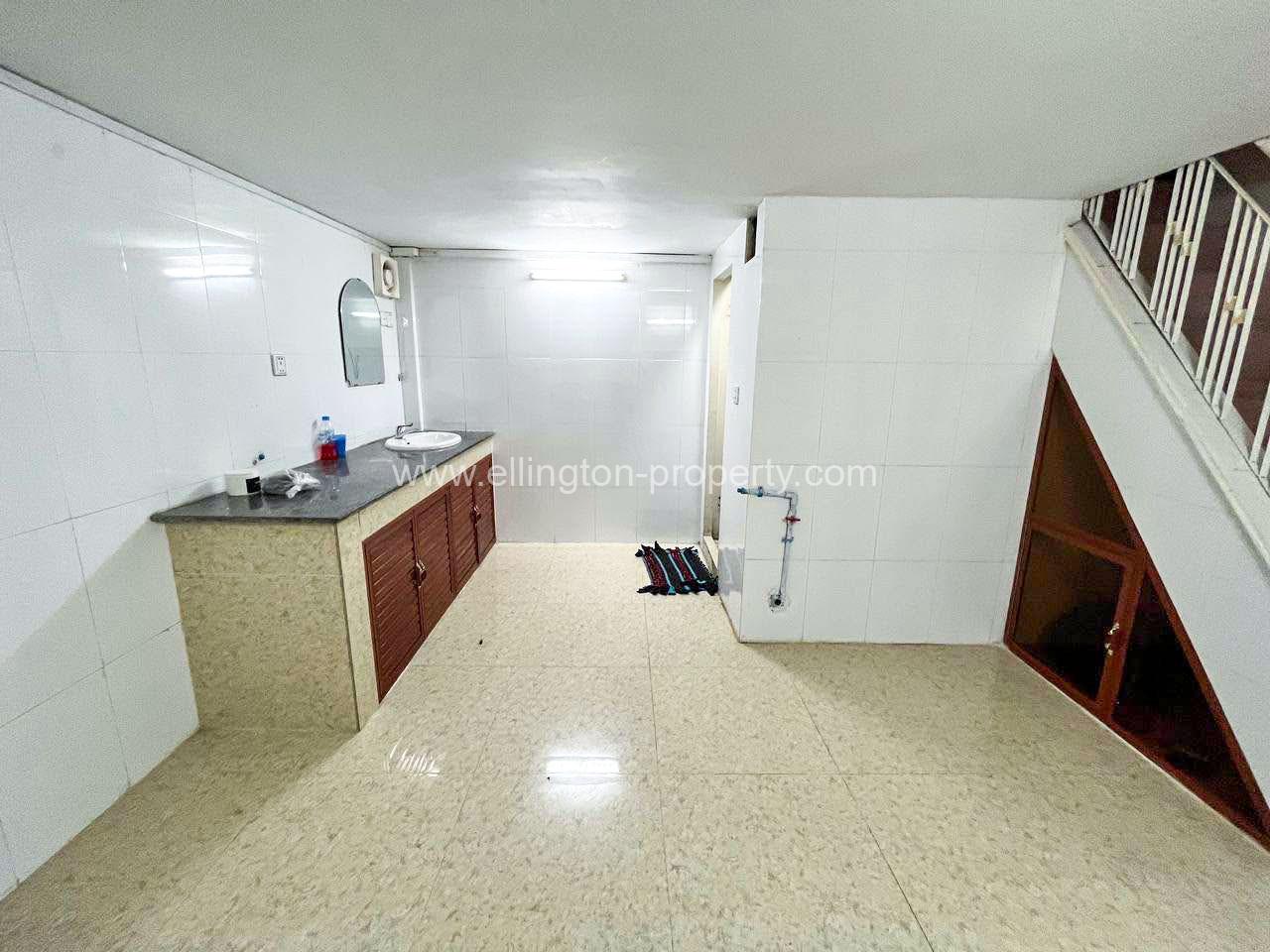 Shophouse For Rent In Toul Tompung - Ellington Property