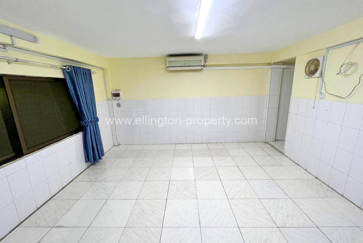 Shophouse For Rent In Toul Tompung - Ellington Property