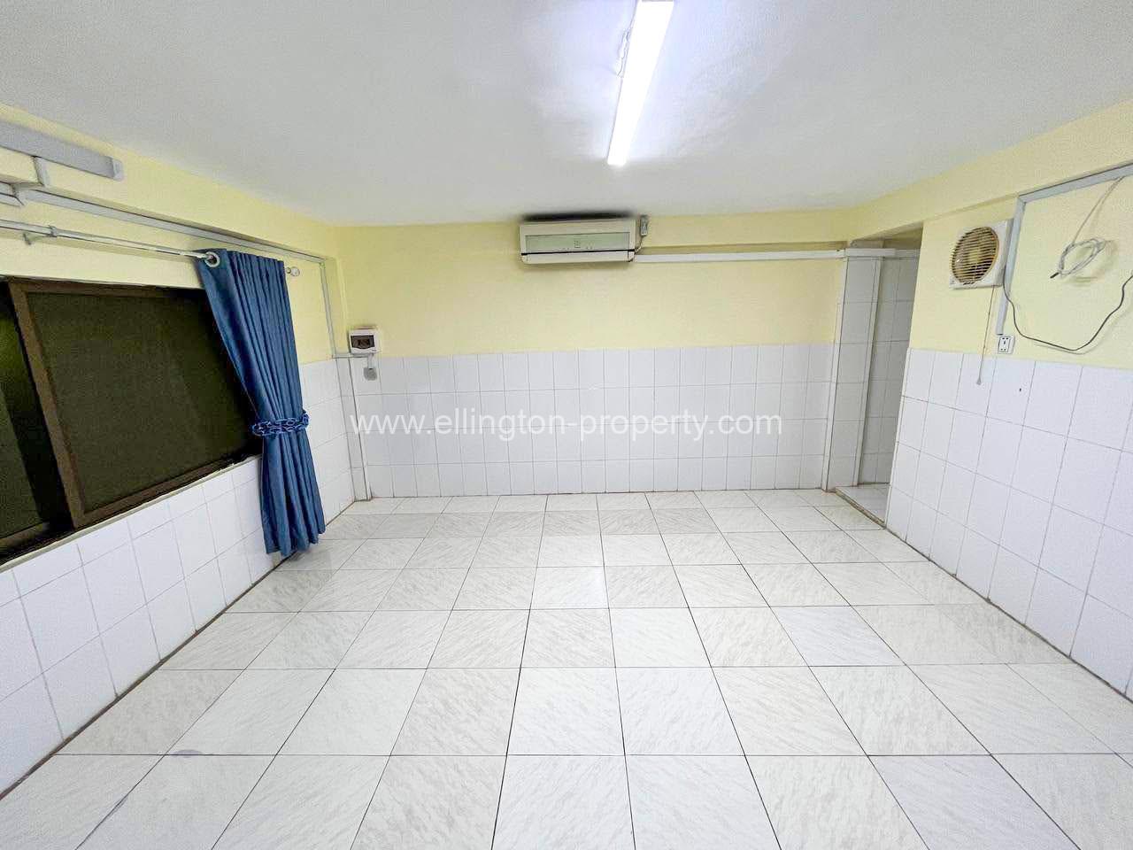 Shophouse For Rent In Toul Tompung - Ellington Property