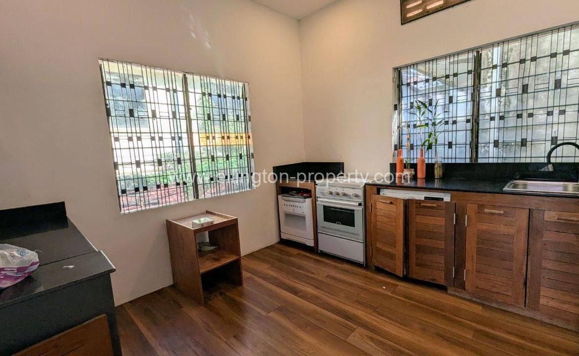 Spacious 2 Bedroom Renovated Style Apartment - Ellington Property