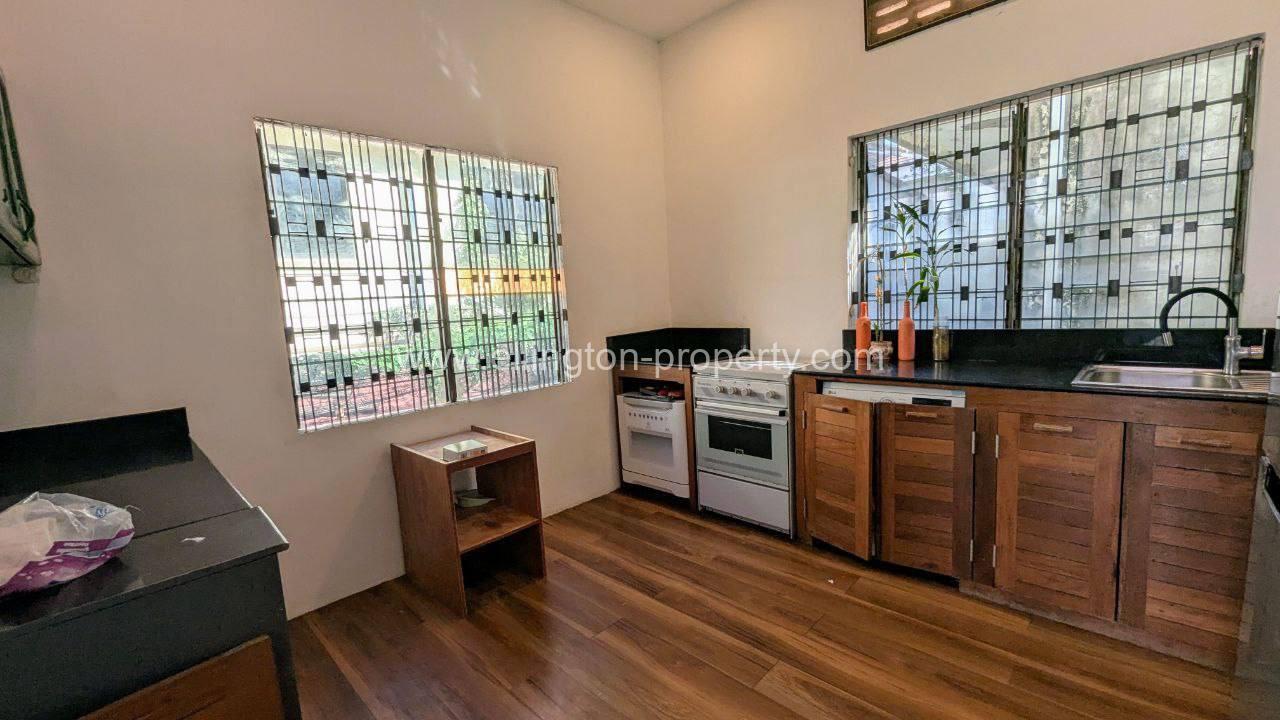 Spacious 2 Bedroom Renovated Style Apartment - Ellington Property