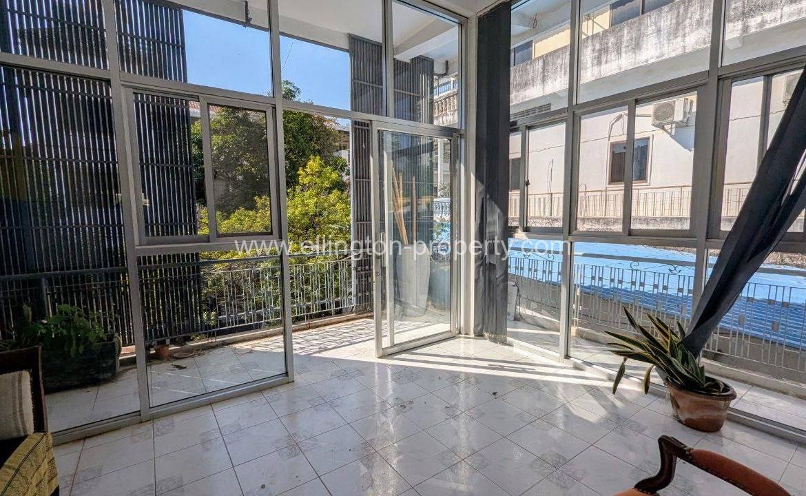 Spacious 2 Bedroom Renovated Style Apartment - Ellington Property