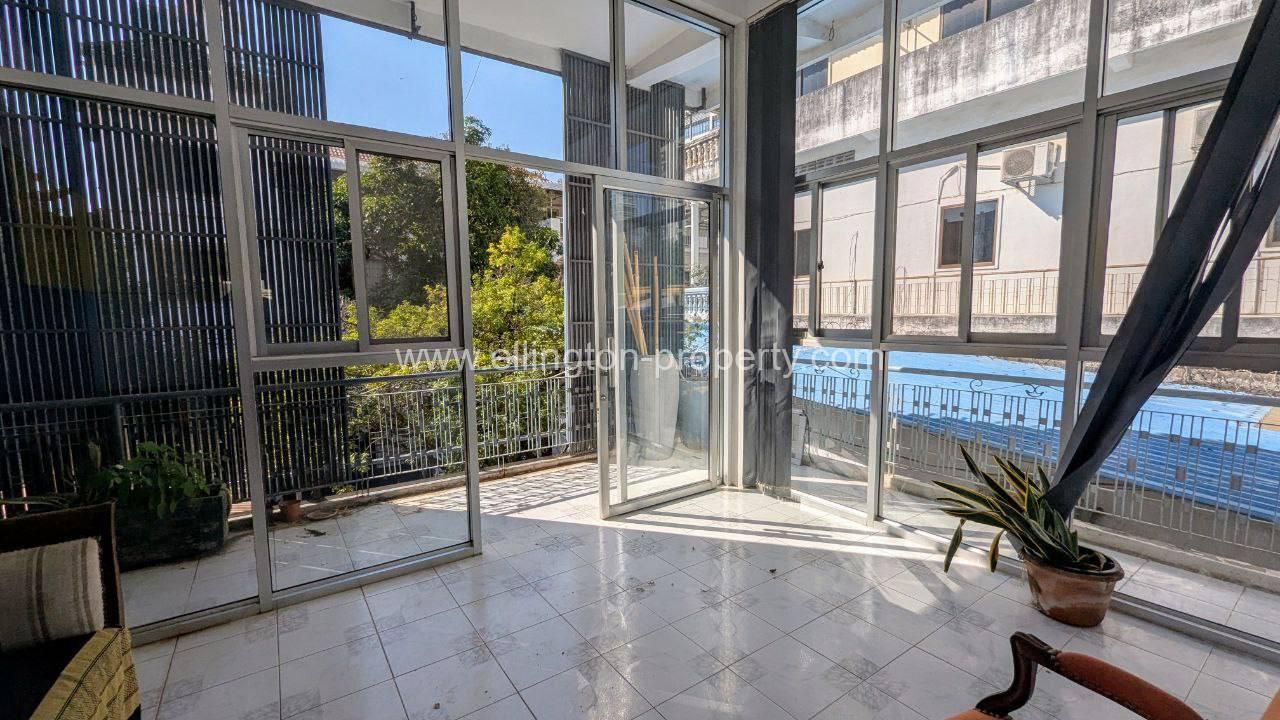 Spacious 2 Bedroom Renovated Style Apartment - Ellington Property